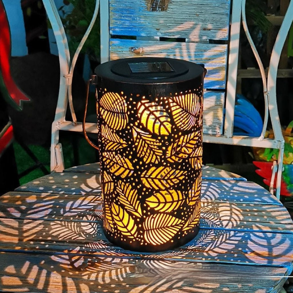 Retro Solar Lantern Iron Hollow Storm Lantern Courtyard Décoration Bureau Lampe Jardin Projec
