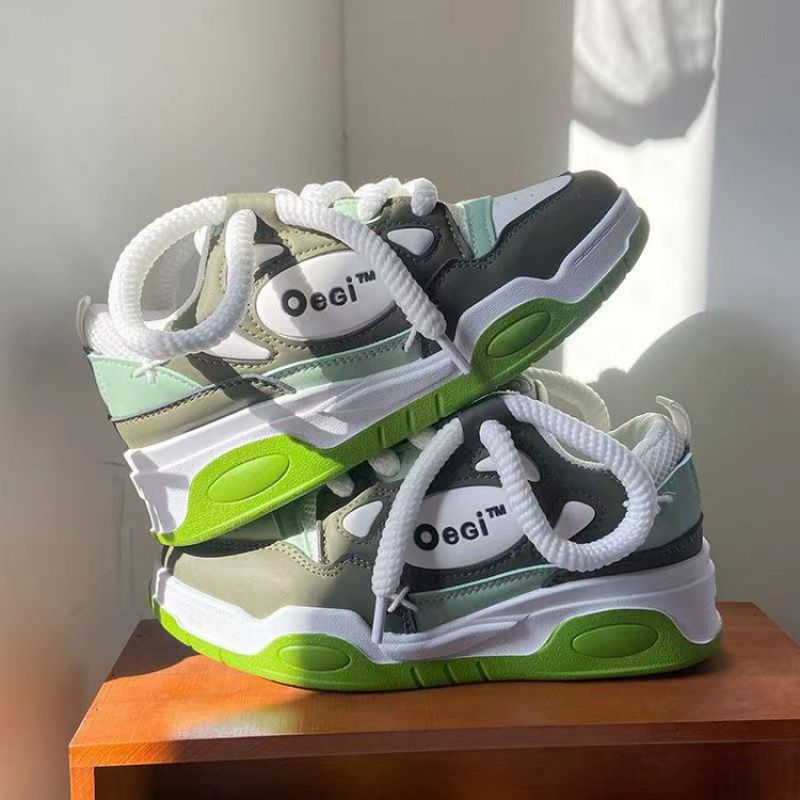 Sneakers du bas du talon moyen de Muffin ronde mode pour les femmes