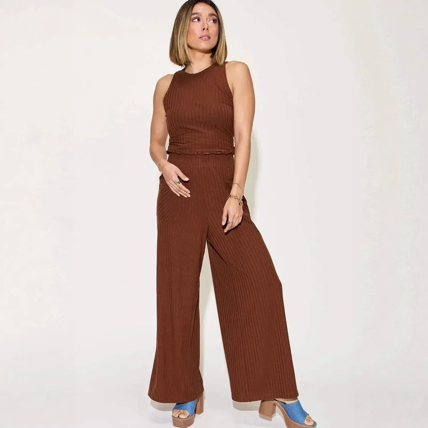 Veste sans manches à la mode et Pantalons à deux pièces en forme de col