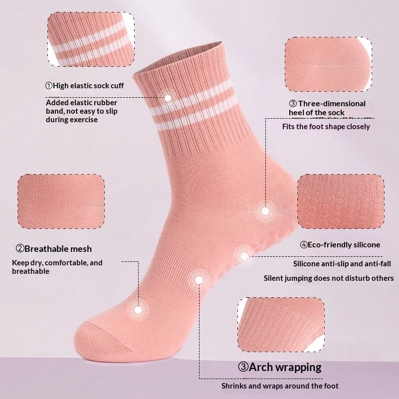 Pilates Chaussettes d'exercice avec une serviette à l'appui