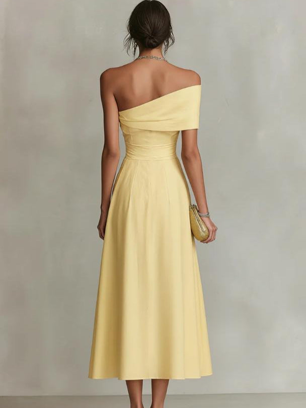 Robe sans dos d'une épaule de couleur solide pour femme