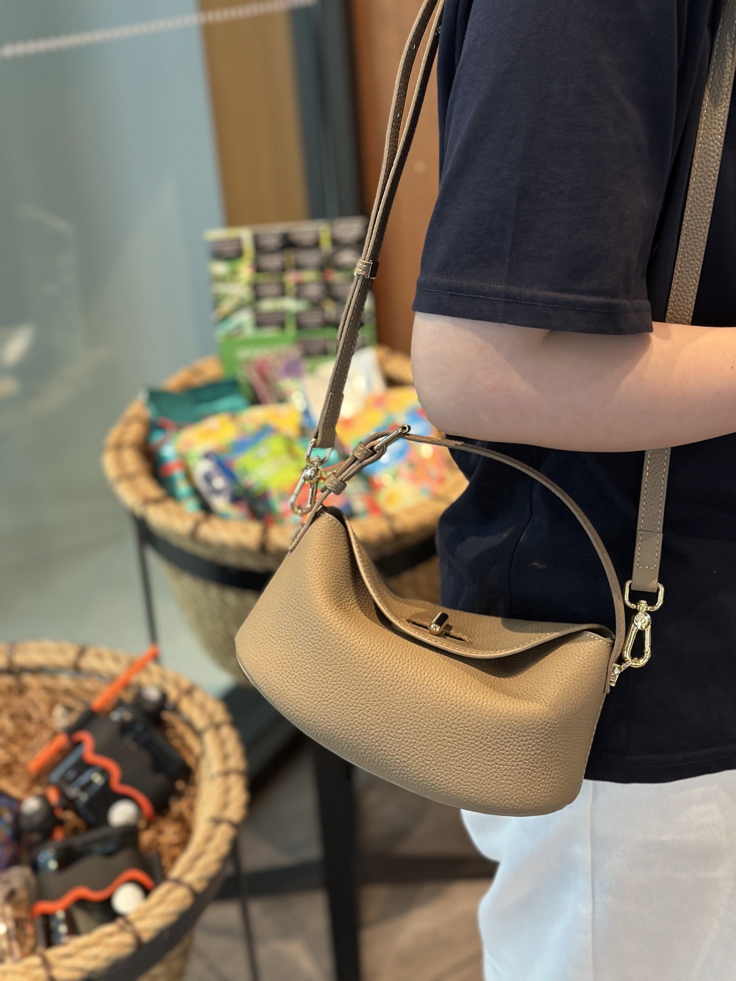 Litchi grain véritable cuir Premier couche Cowhide Yuanbao sac pour les femmes
