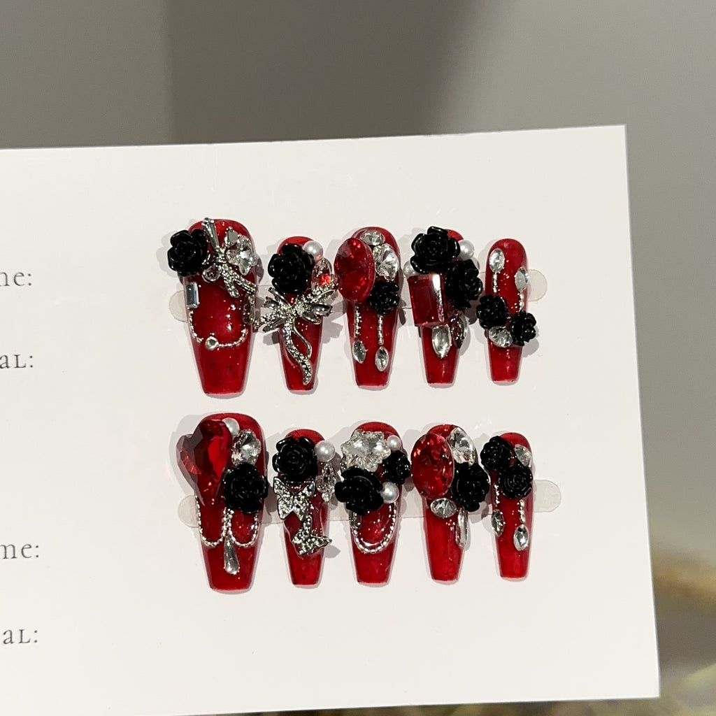 Conseils faits à la main sur les ongles longs rouge-vin pour les ongles portables