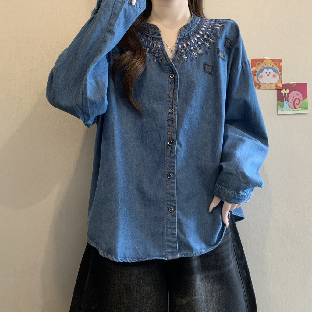Chemise de denim brodée rétro pour les femmes