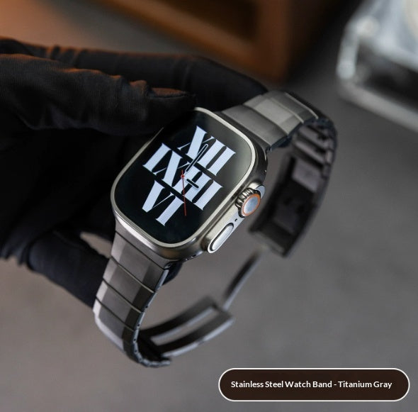 Bracelet en métal à libération rapide pour montres avec un boîtier de couleur titane