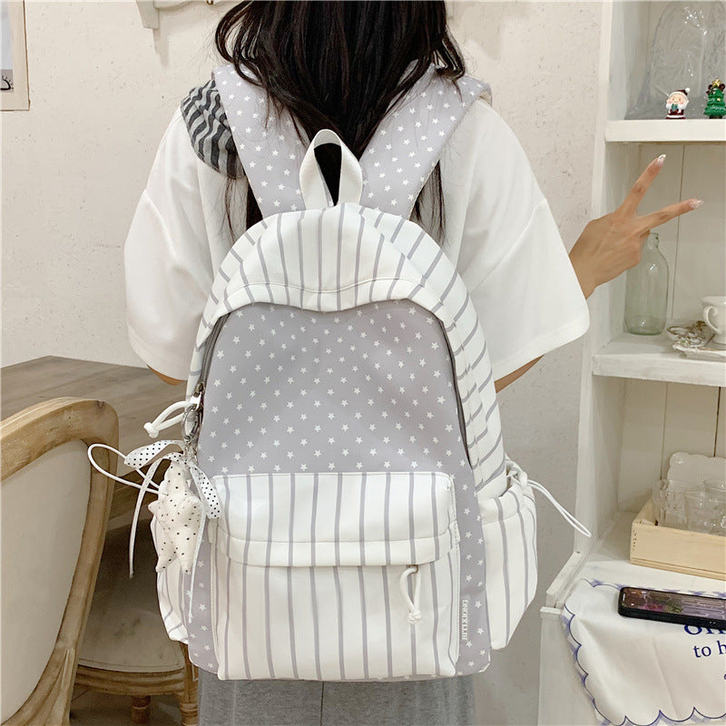 Sac à dos léger étudiant pour le transport et le voyage avec un design superbe