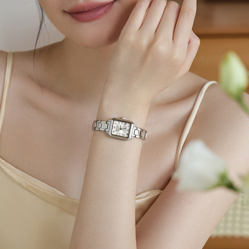 Montres de style niché pour femmes mode