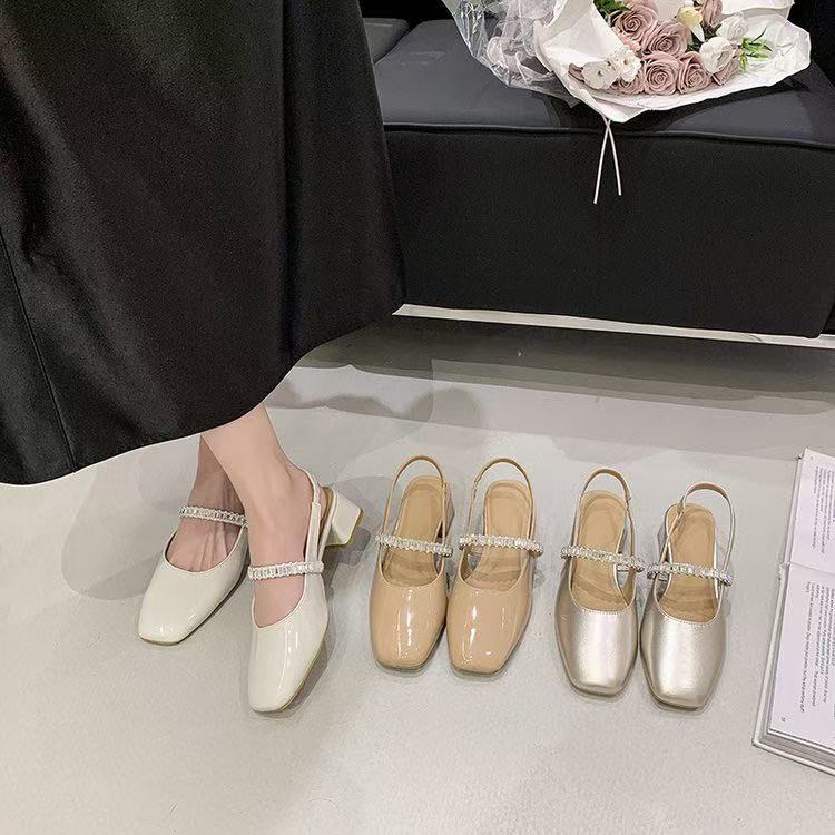 Femmes Comfort Square Toe Strass Block Heel Sandales aux pieds fermés