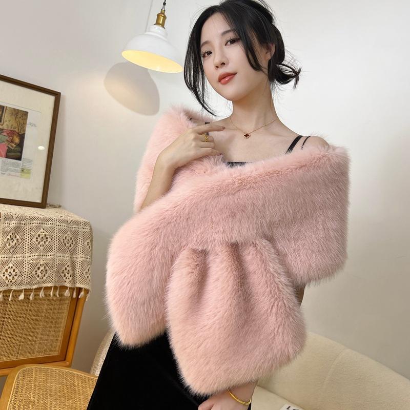 Clou de luxe léger en peluche polyvalente pour femmes