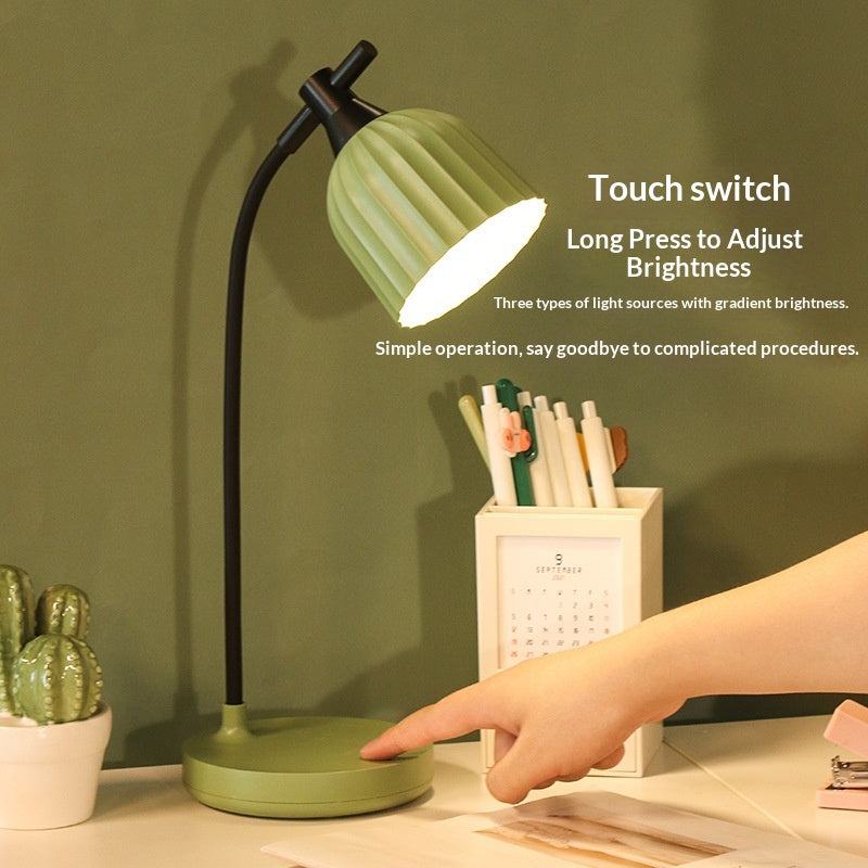 Fashionable et simple charge tactile LED lampe de bureau variable