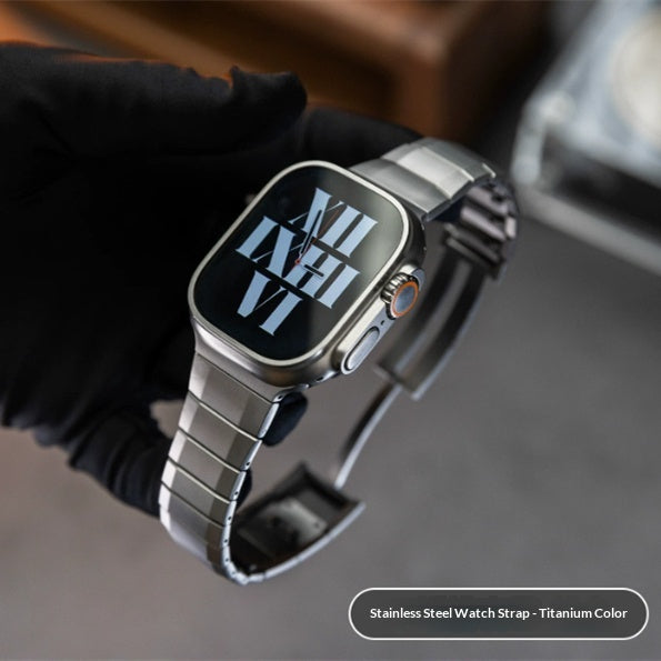 Bracelet en métal à libération rapide pour montres avec un boîtier de couleur titane