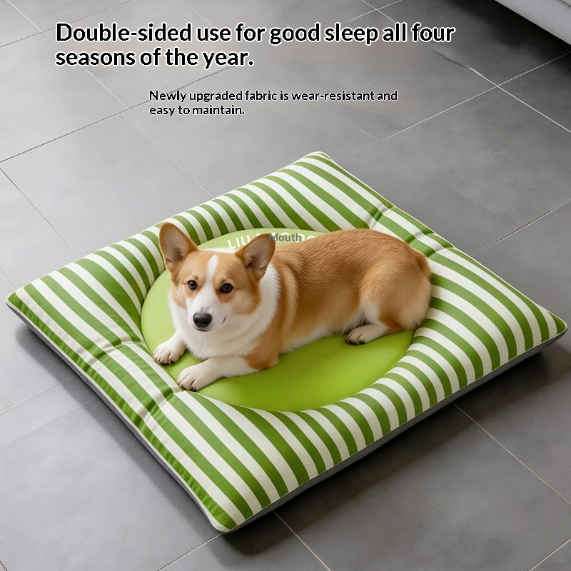 Sleeping mat for cats and dogs