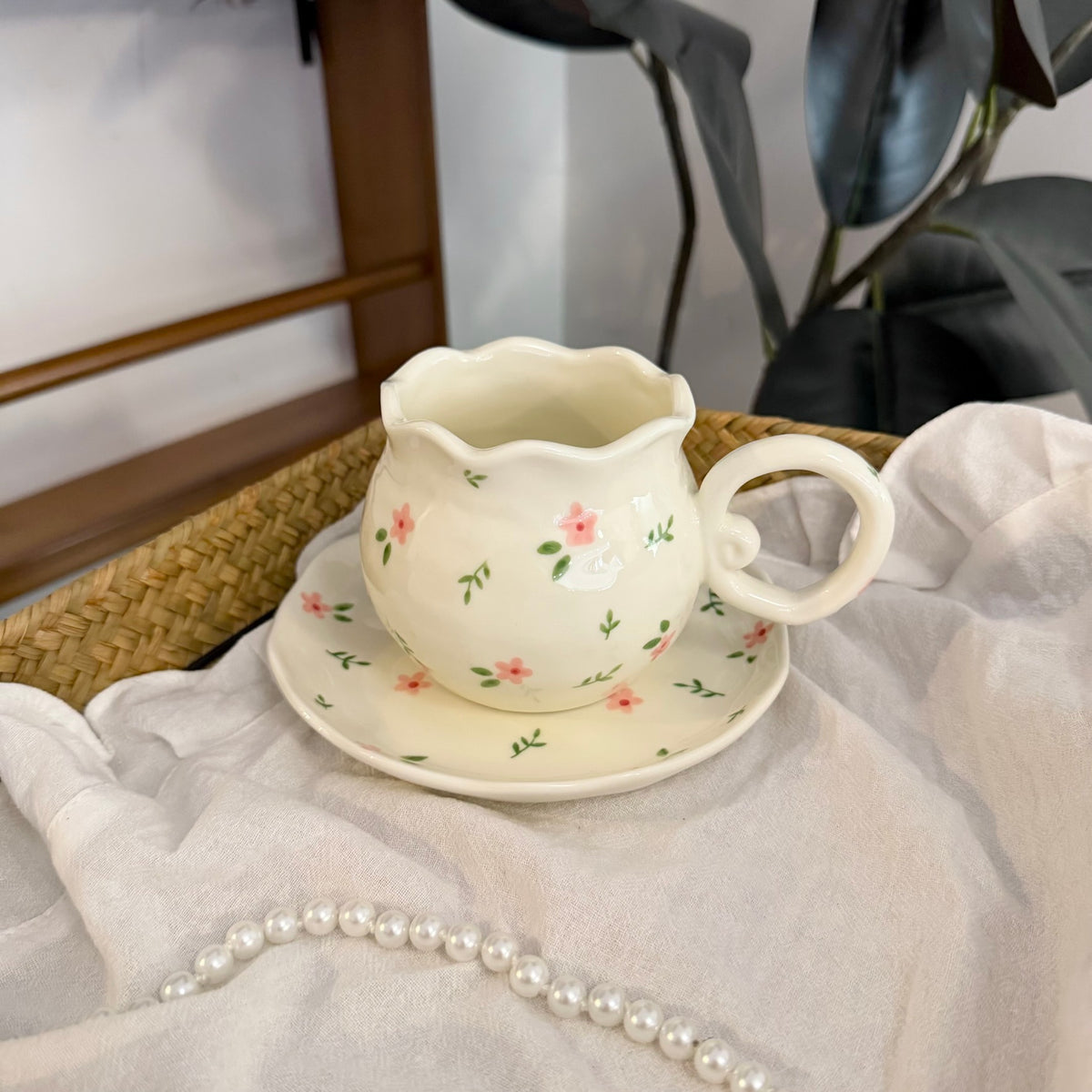 Coupe en céramique irrégulière et Saucer