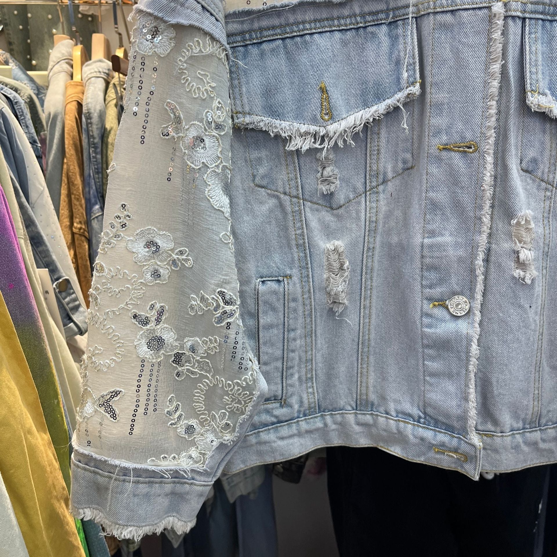 Veste de denim pour femmes brodée en mailles de couleur pailletée