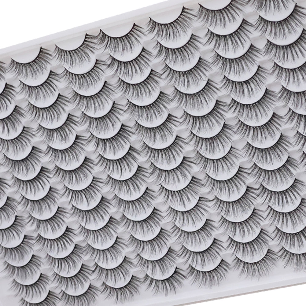 Les faux cils 3D sont multicouches