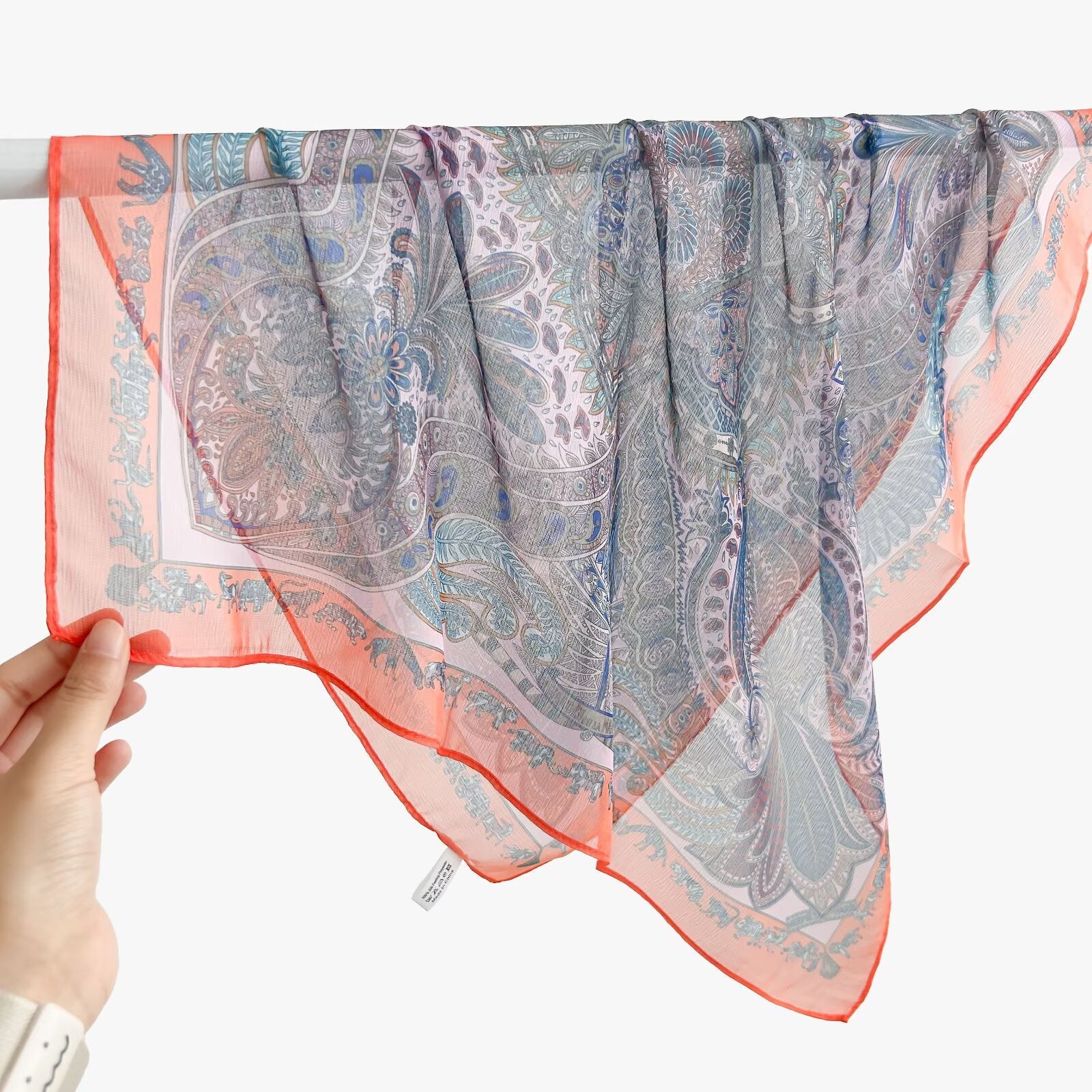 Echarpe en soie polyvalente respirante pour femmes