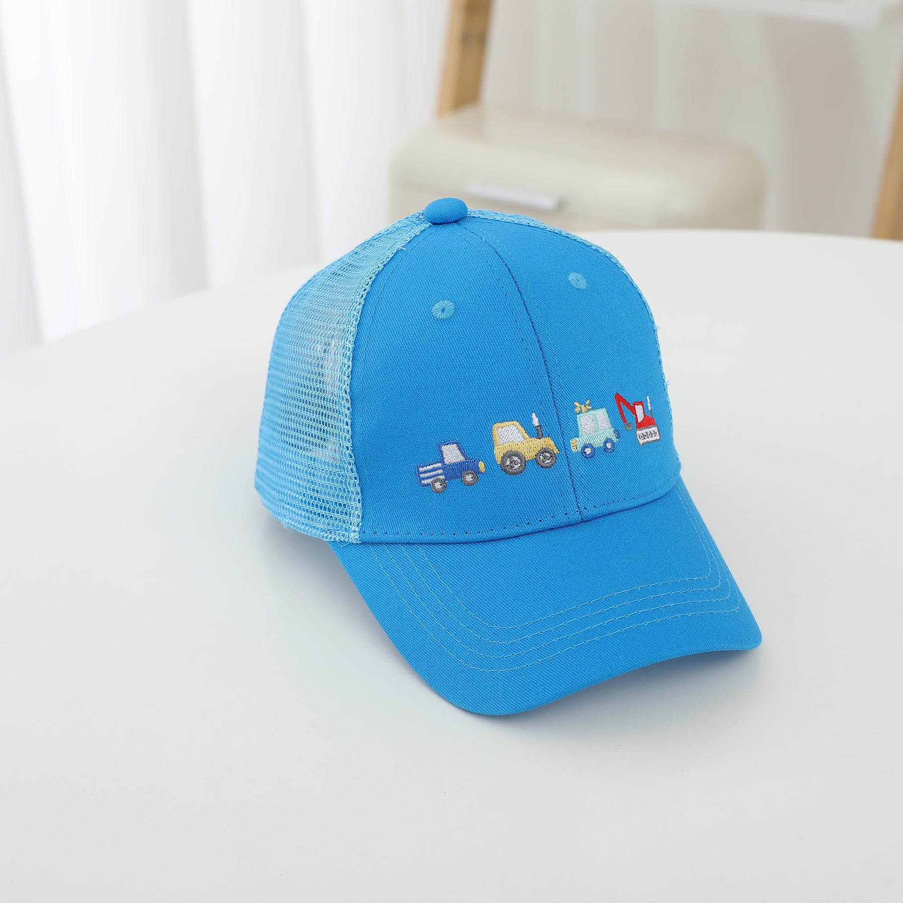 Style pour enfants Brodé à quatre roues Respirant Semi-netté Extérieur Cool and Comfort