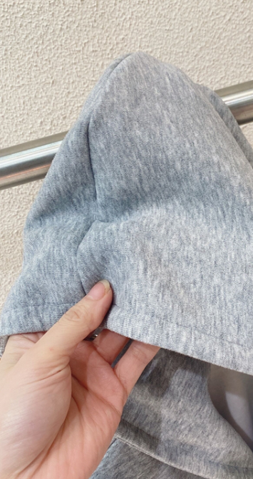 Deux hoodies de sport et de loisirs parents-enfants