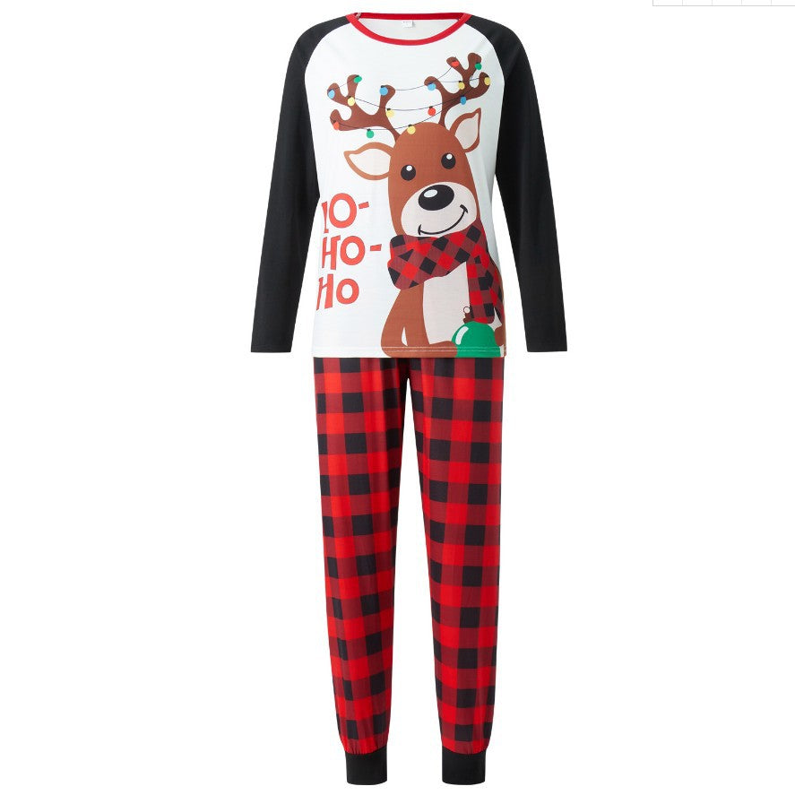 Costume d'automne pour la famille parent-enfant
