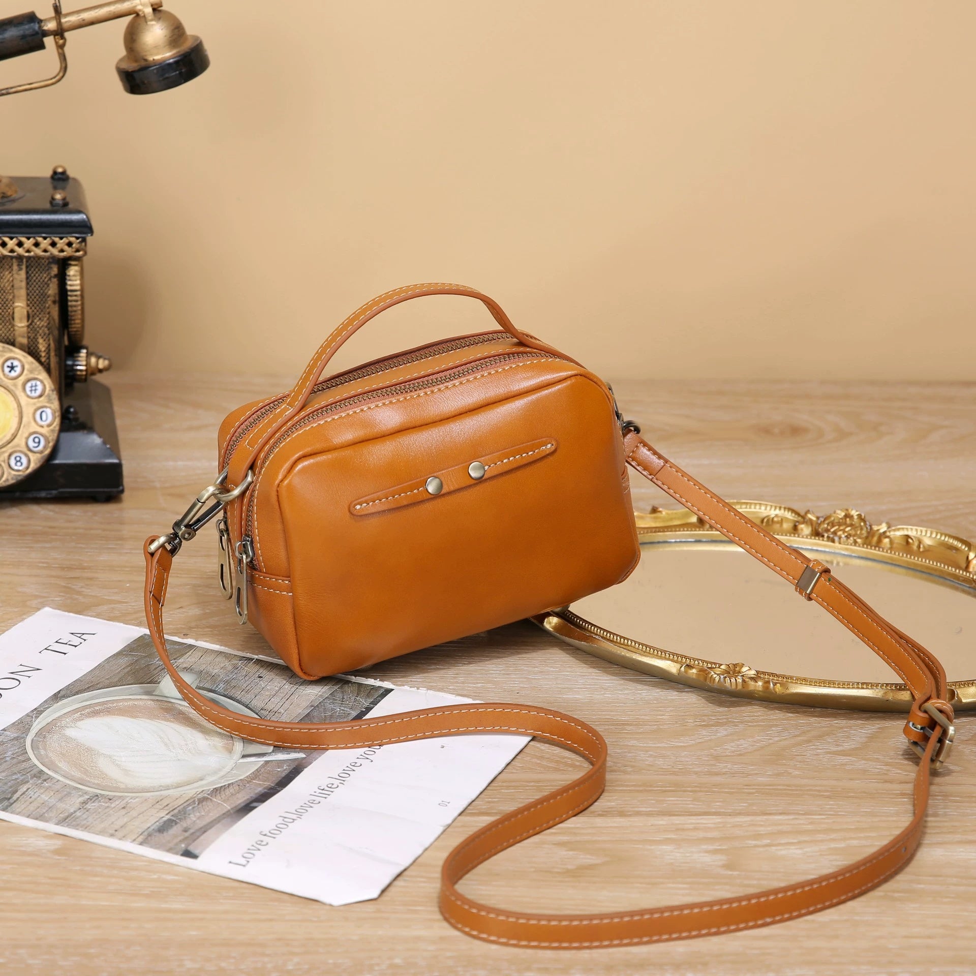 Sac vintage élégant en cuir de vache à grains supérieurs avec logo