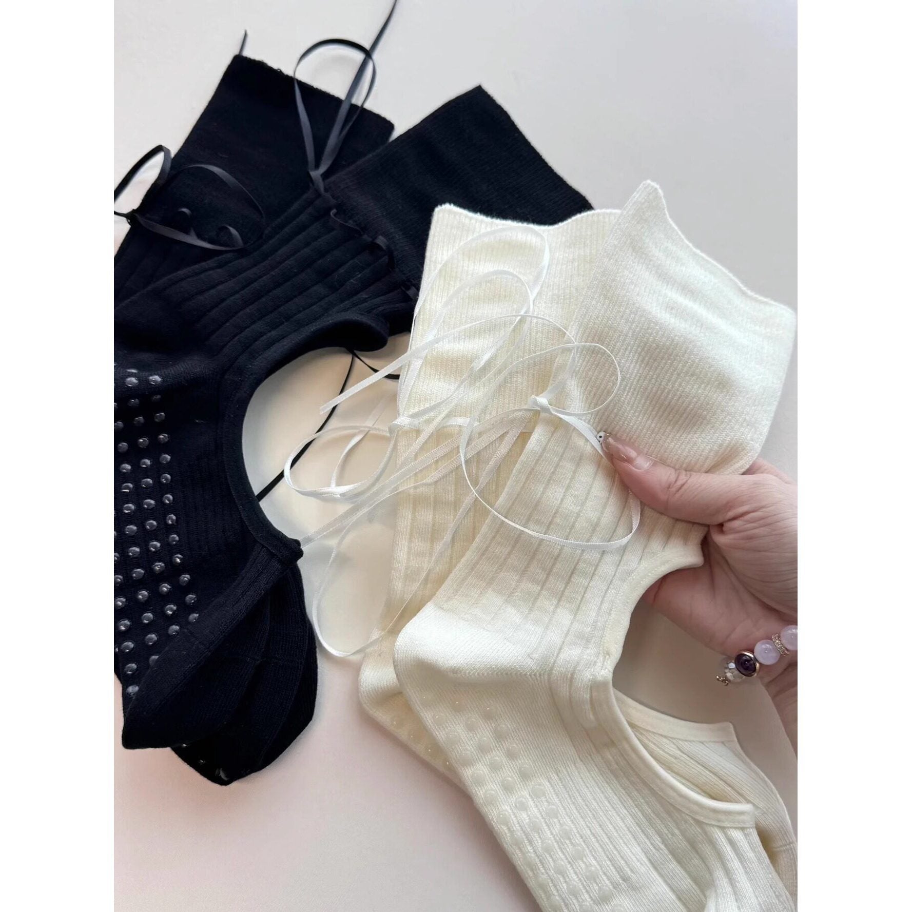 Chaussettes de yoga sans dos de style ballet avec semelles antidérapantes en silicone