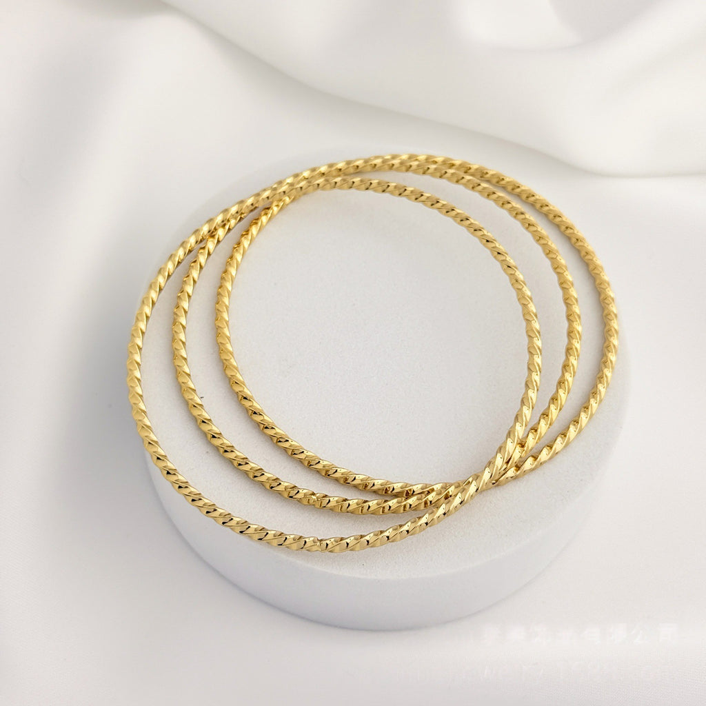 Bracelets en acier inoxydable simple dans plusieurs styles