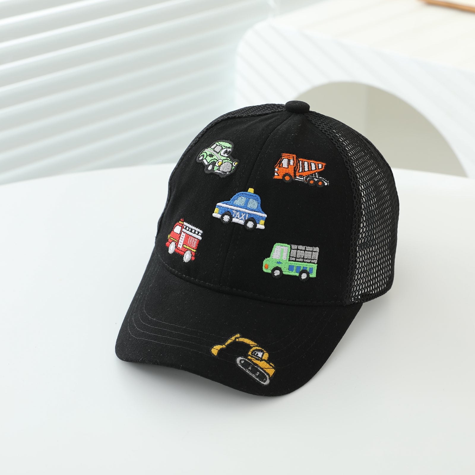 Style pour enfants Brodé modèle mixte Petite voiture avec semi-net respirant Brimmed Withou