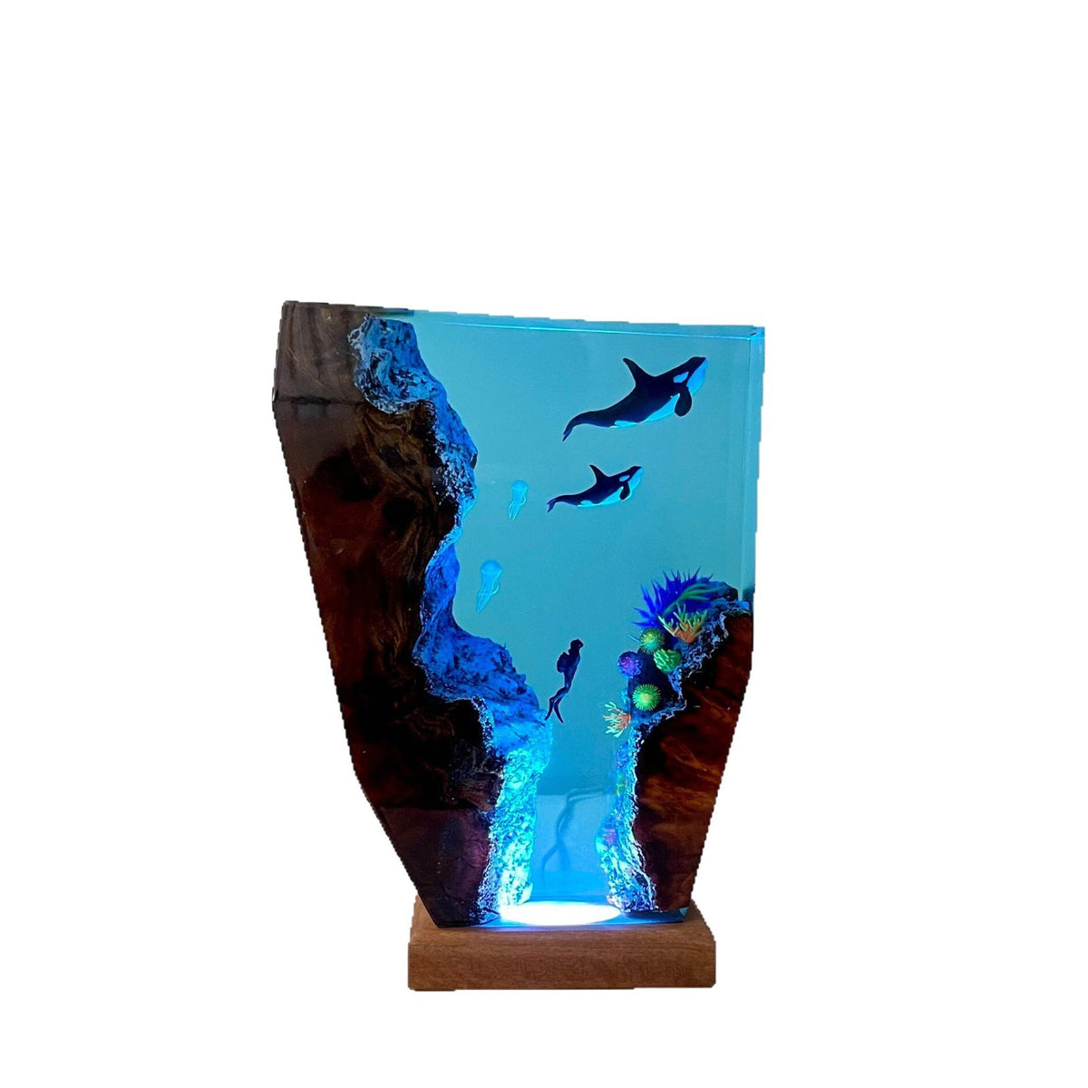 Lampe en résine pour bébé Orca de la famille des baleines océaniques