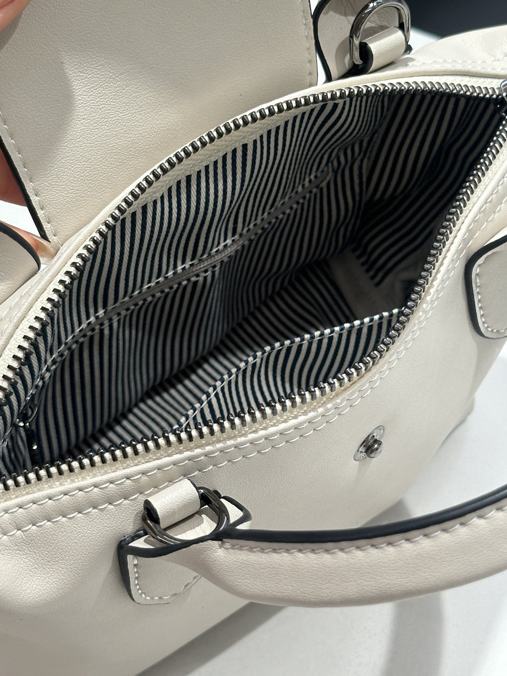 Un véritable sac en cuir pour femmes