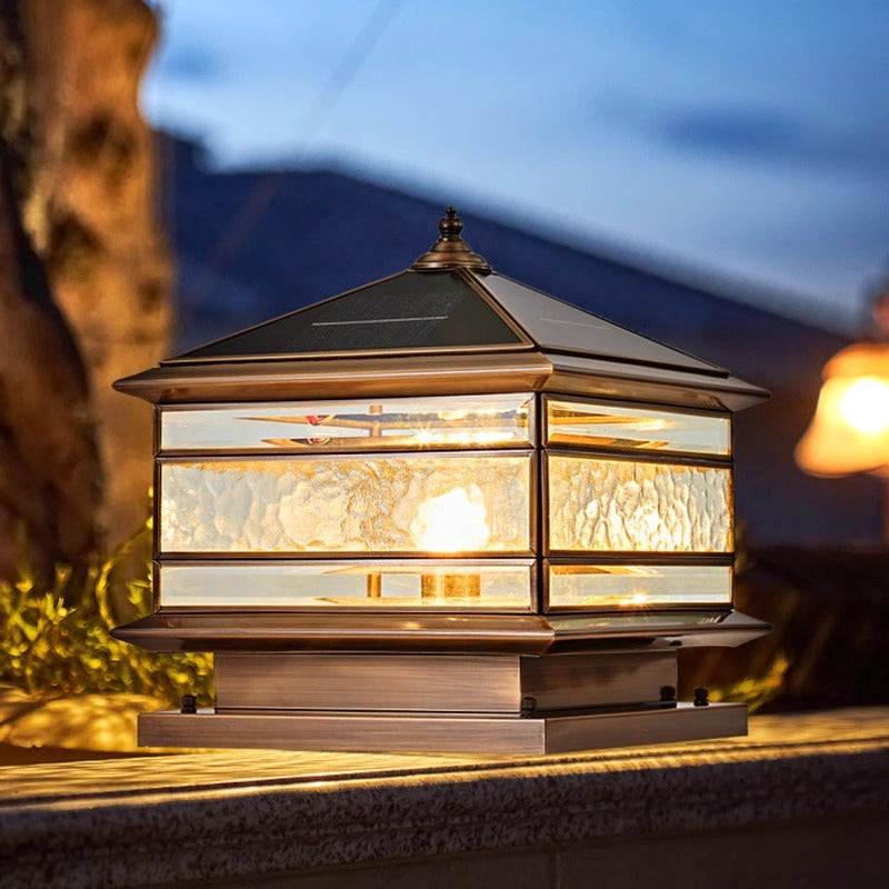 Lampe extérieure étanche à l'énergie solaire avec une base de colonnes