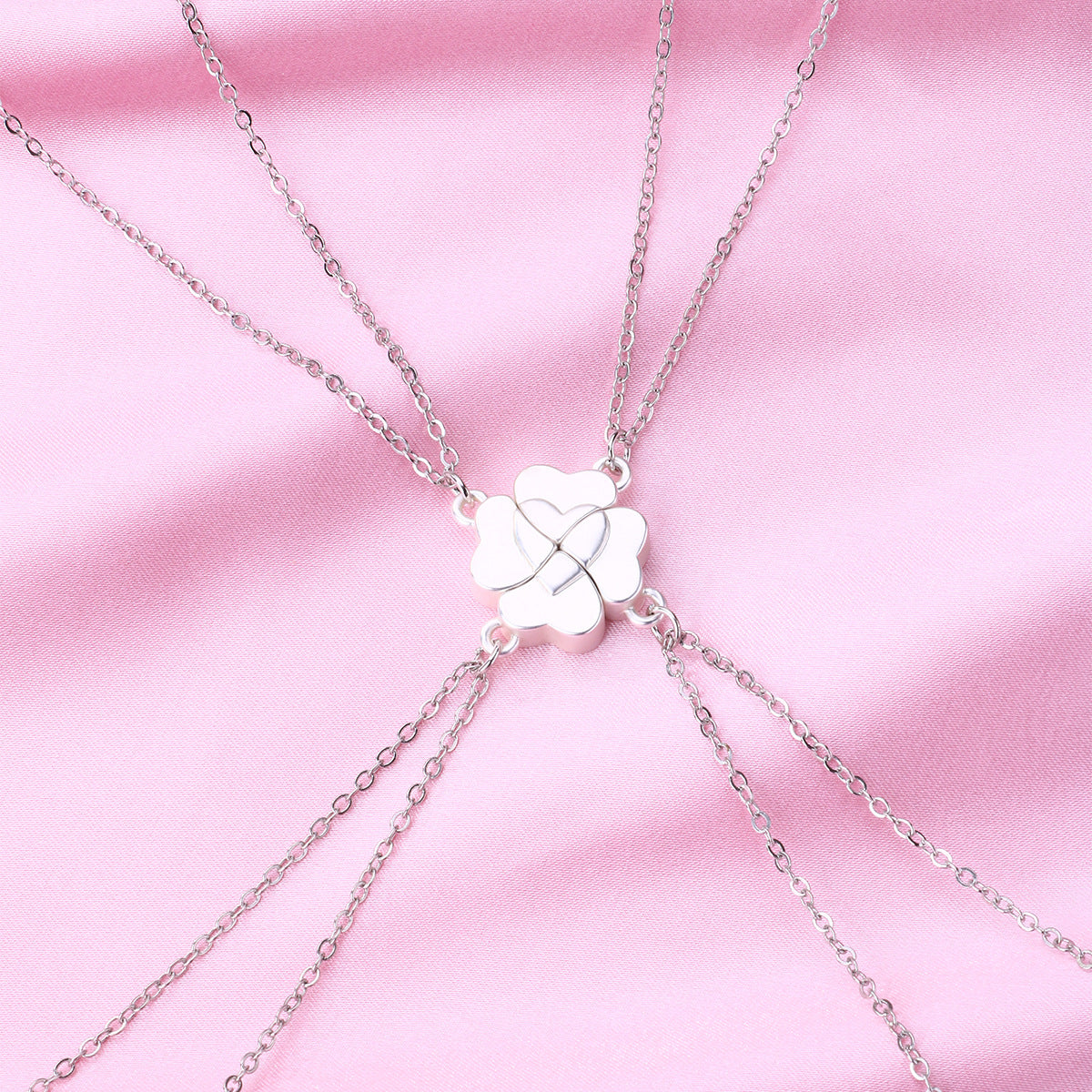 Collier de couture Clover à quatre feuilles Magnetite Good Friends Combinaison de 4 personnes