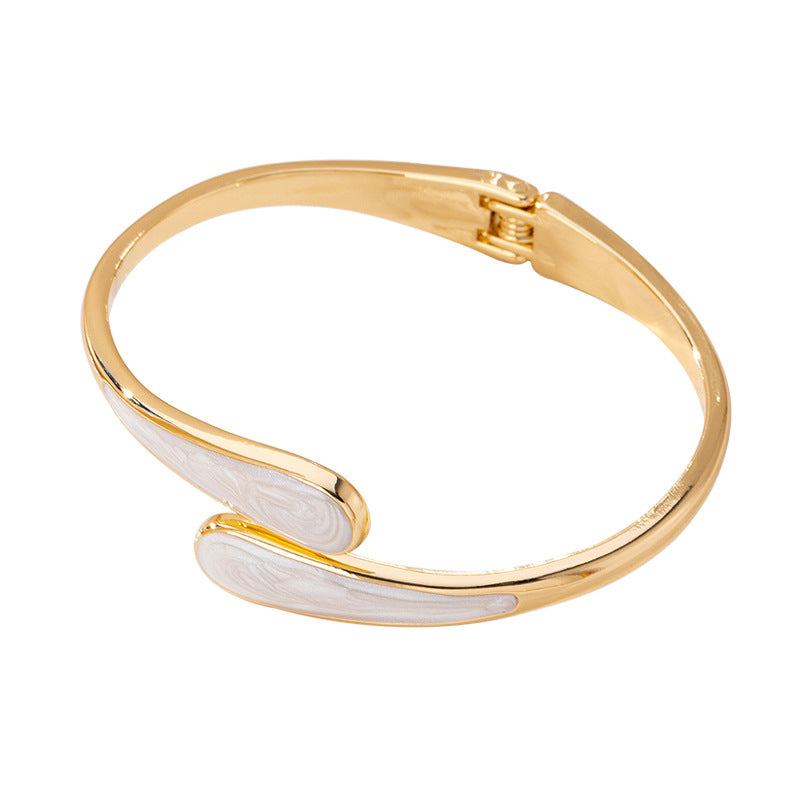 Bracelet en alliage à effet métal pour femmes