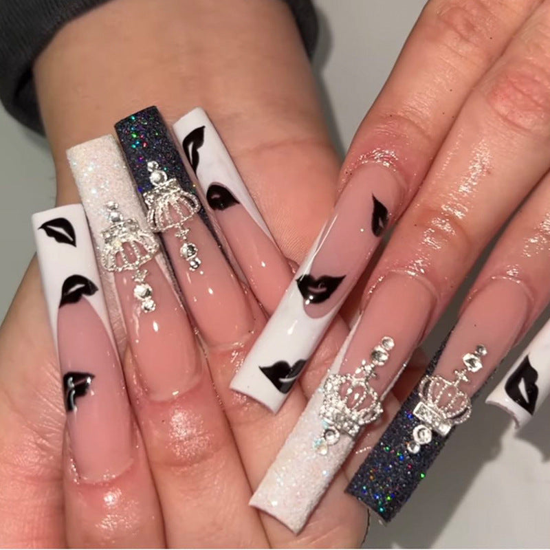 Sticker à ongles noir et blanc imprimé de la Couronne