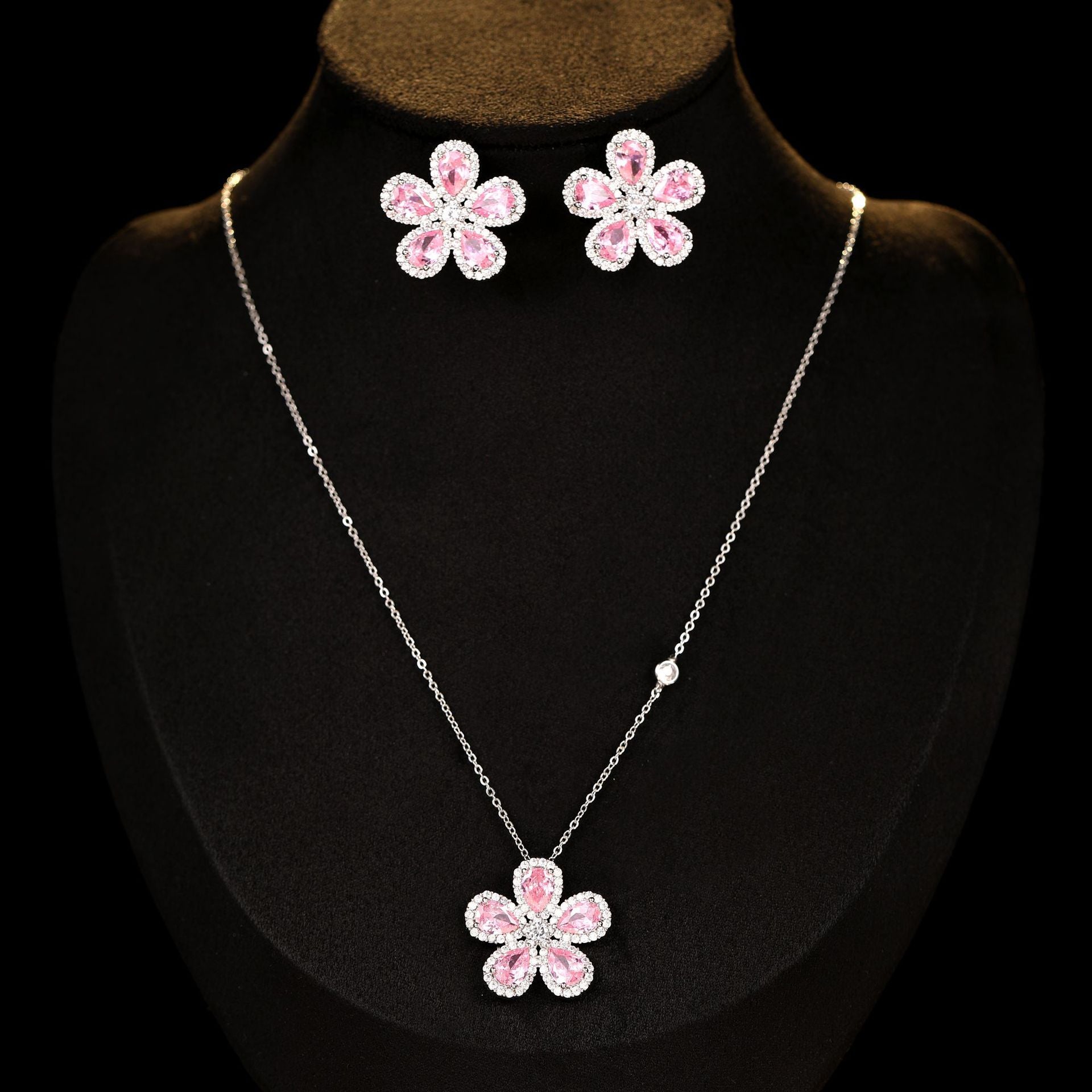 Bijoux de haute qualité Suit Micro Inlaid Zircon Tournesol oreille collier de cou d'un ensemble d'élégant J