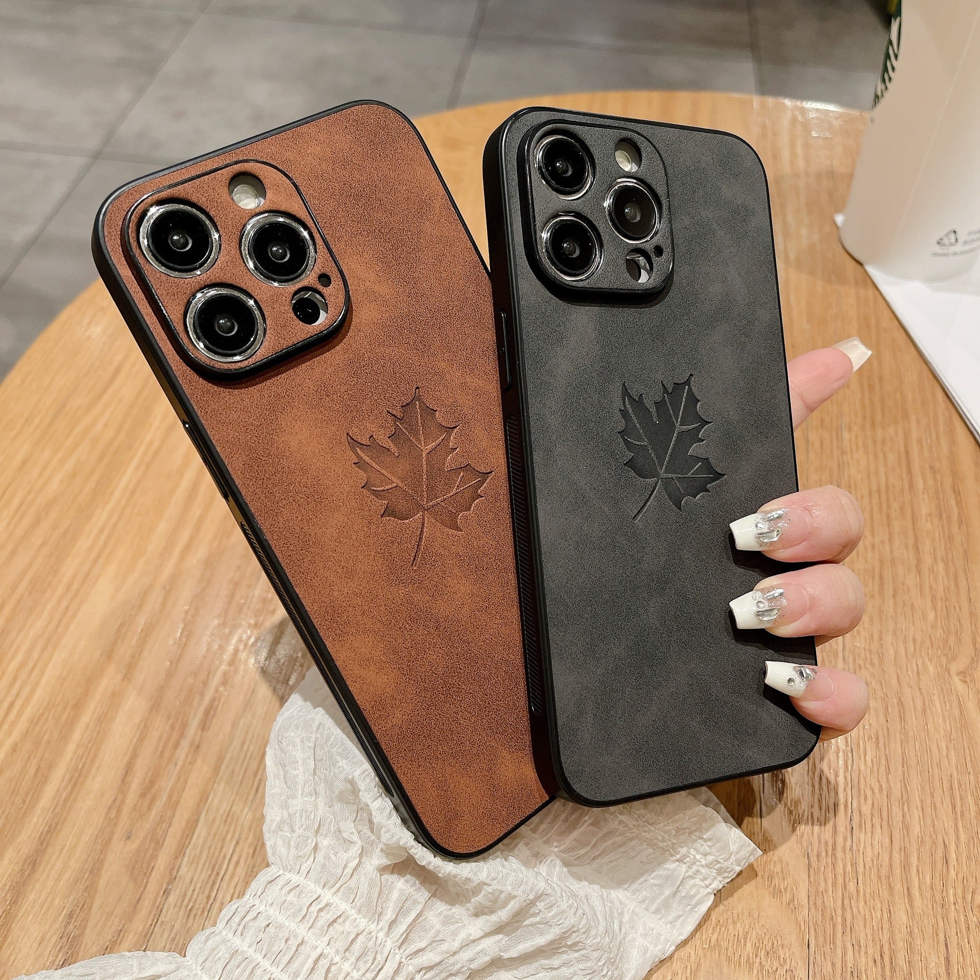 Skin Feeling Lambskin Maple Leaf Telephone Case Étui téléphonique tout compris