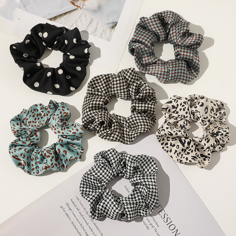 Grand Accessoire de cheveux de cercle intestinal satiné