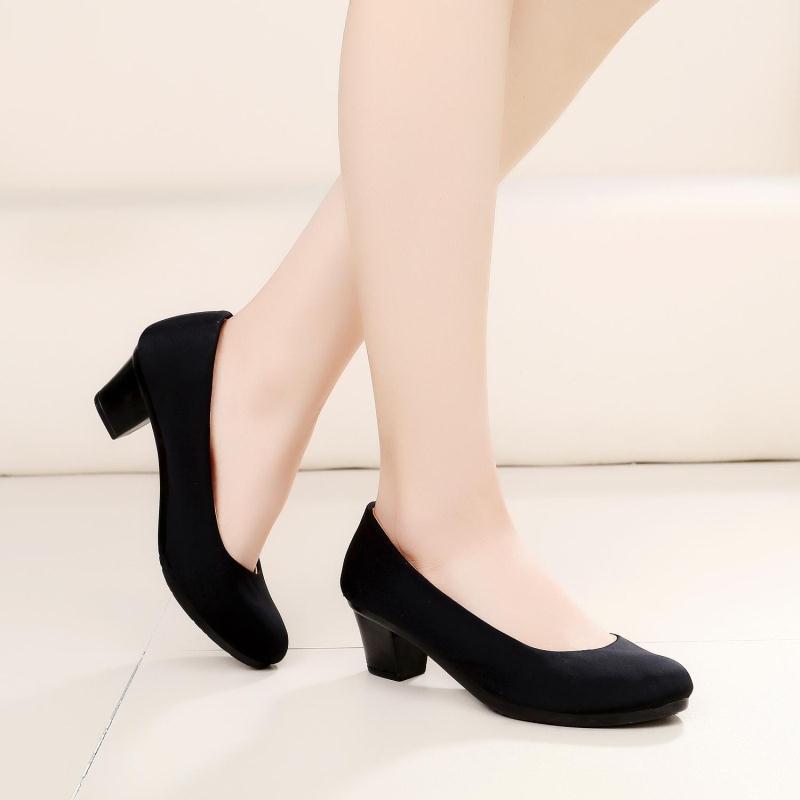 Printemps et automne été vieux Beijing vêtements chaussures femmes minces chaussures de travail noir chaussures haute