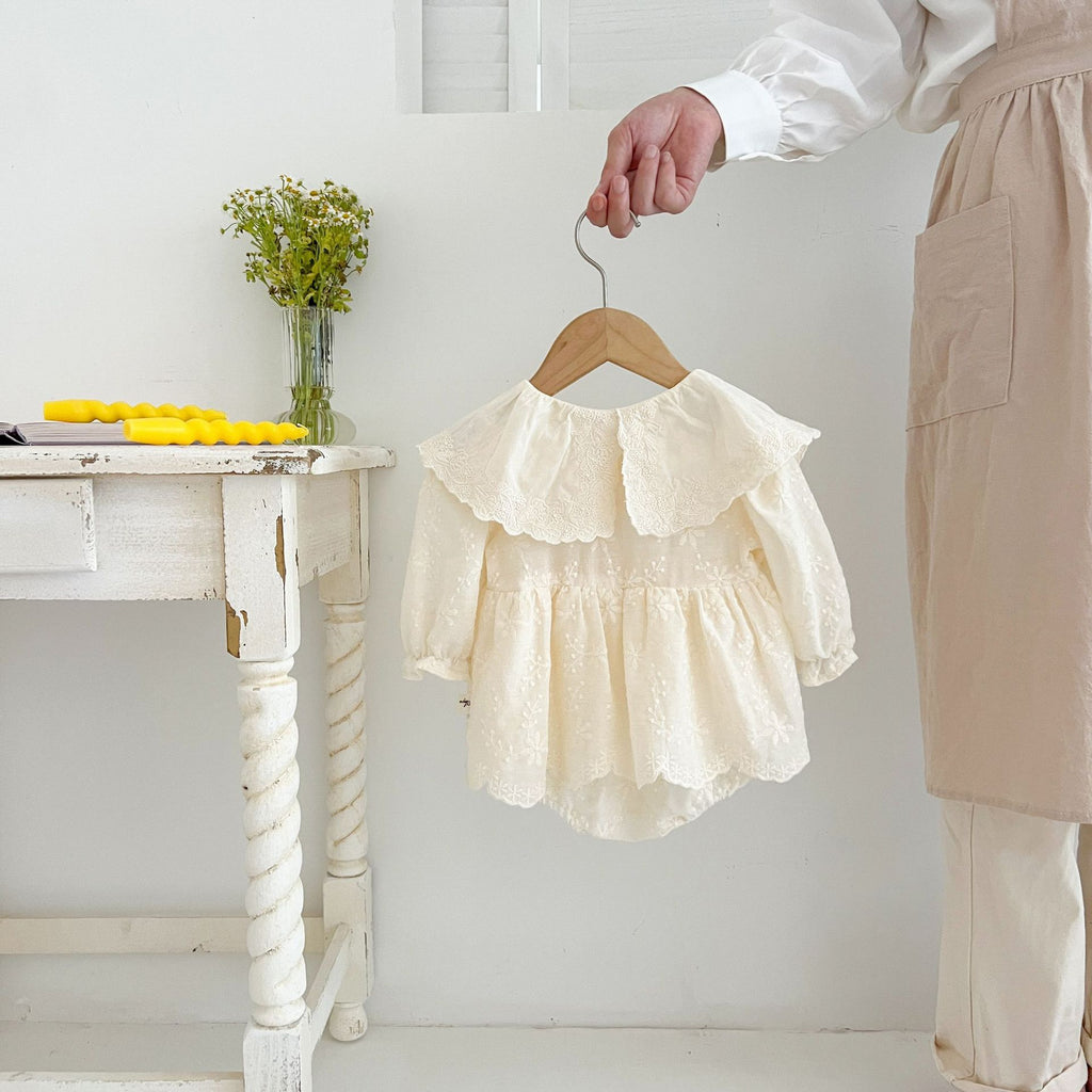 Dentelle brodée Collier Manches longues Maillots de bébé Gown