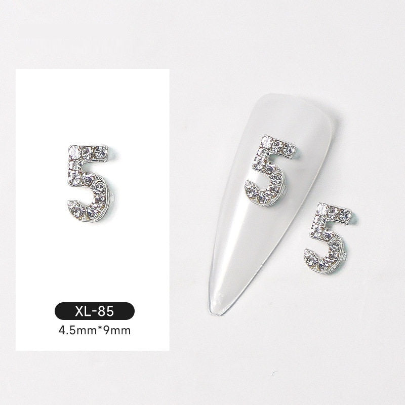 Décoration de clou en alliage de diamant brillant numérique argent