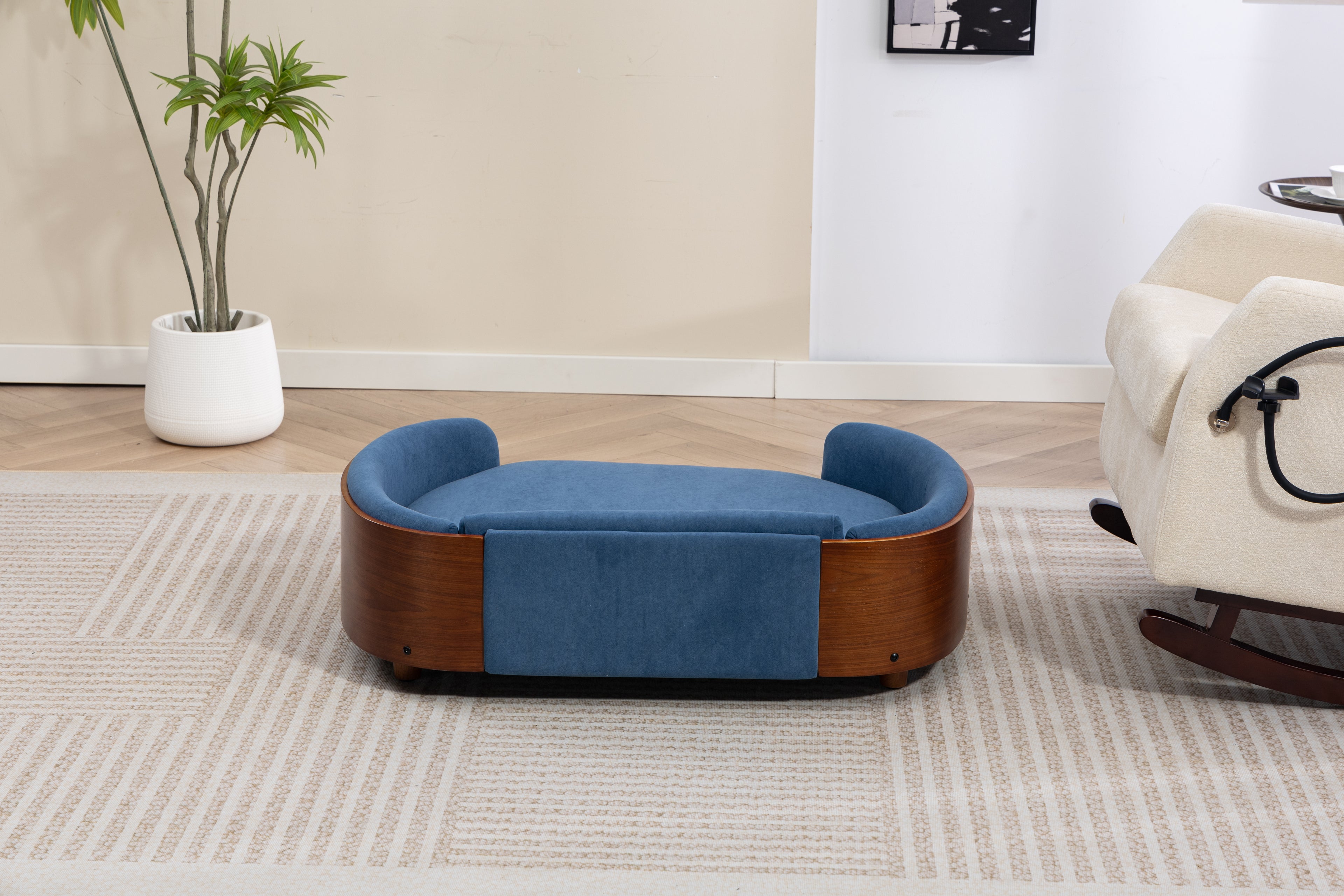 Style scandinave Lit de chien élevé Sofa Pet avec pieds en bois massif et noyer Bent Wood Bac