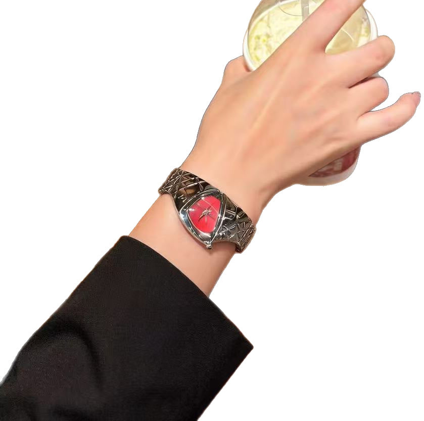 Niche Designer inspire Triangulaire Dragon patterned Irrégulier en forme de Quartz Montre