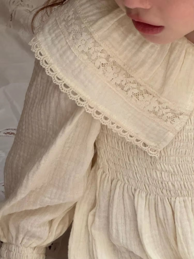 Robe longue en col en dentelle pour enfants