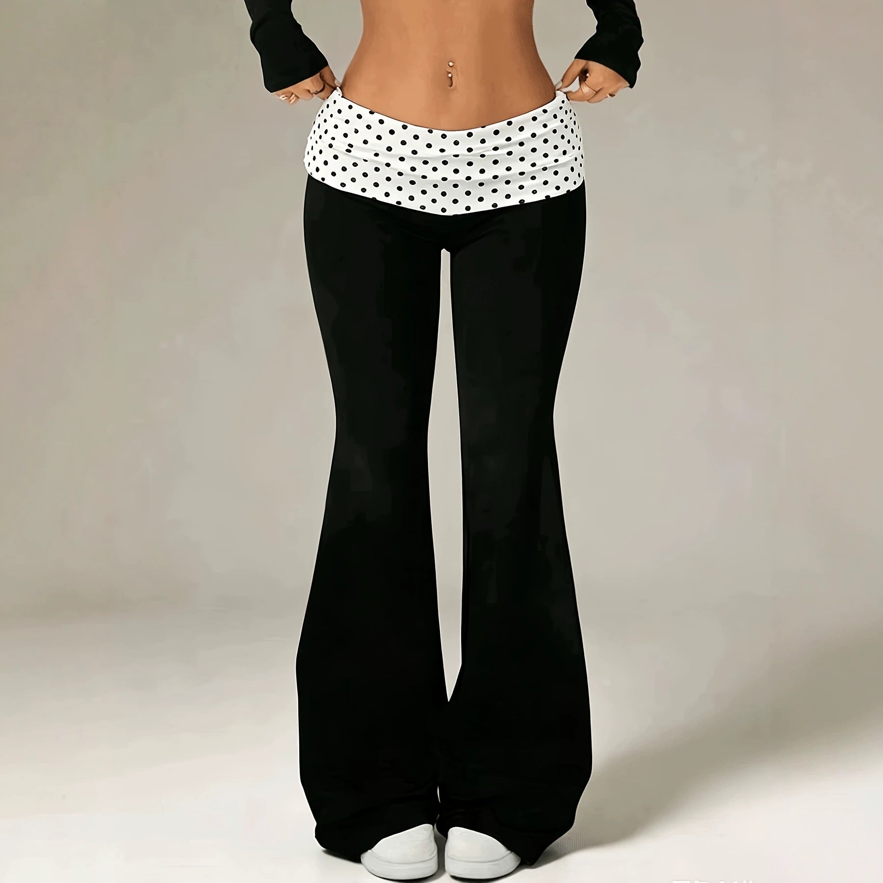 Pantalons élastiqués évasés pour le corps