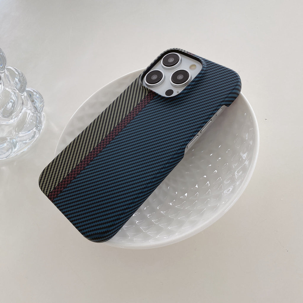 Coque rigide rayée de piste Tide demi-paquet Carbon Fiber Phone Shell