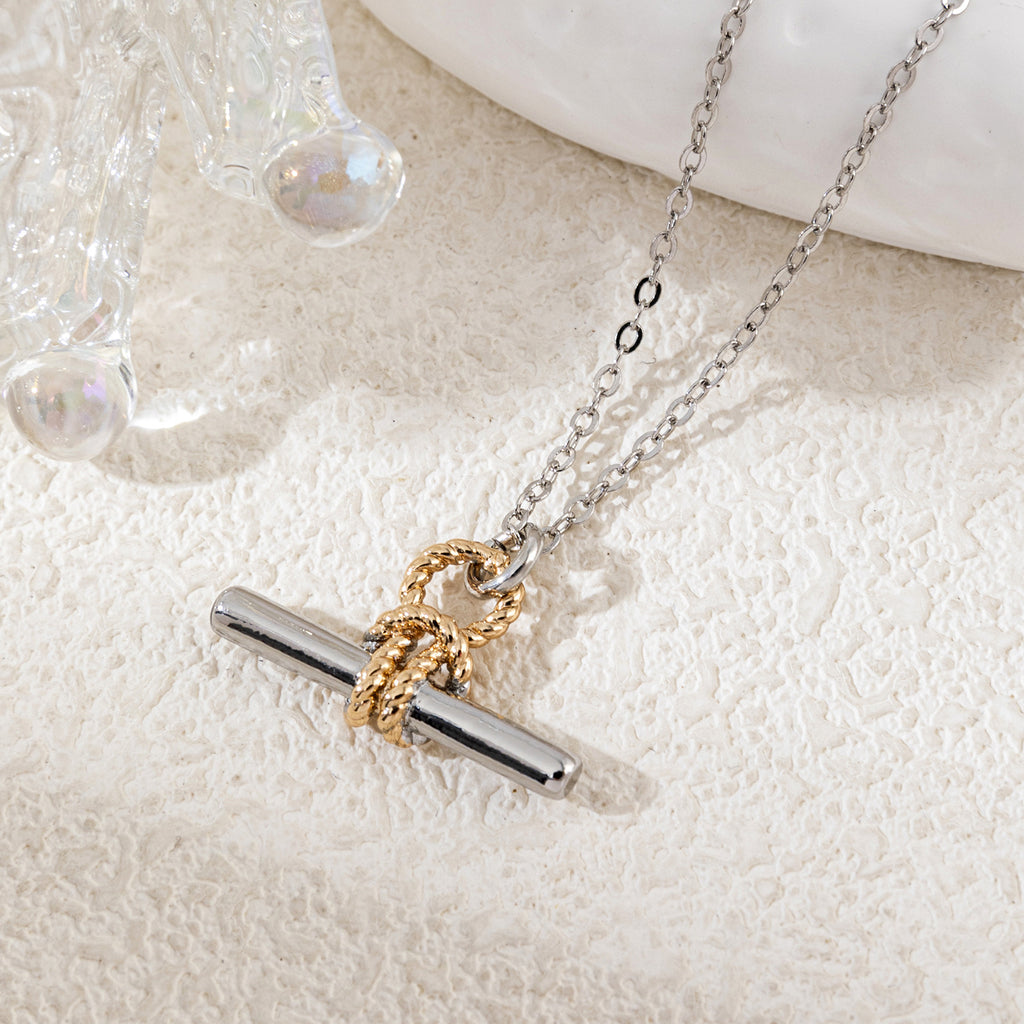 Collier en forme de T avec fermoir