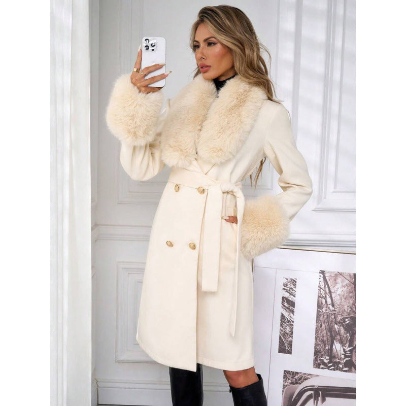 Élégant manteau de tranchée à deux seins avec une ceinture de cravate