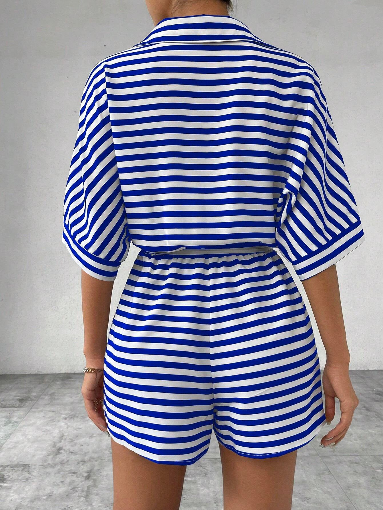 Maillot de saut rayé d'été doté d'un style de cardigan front-bouton de collier de lapel