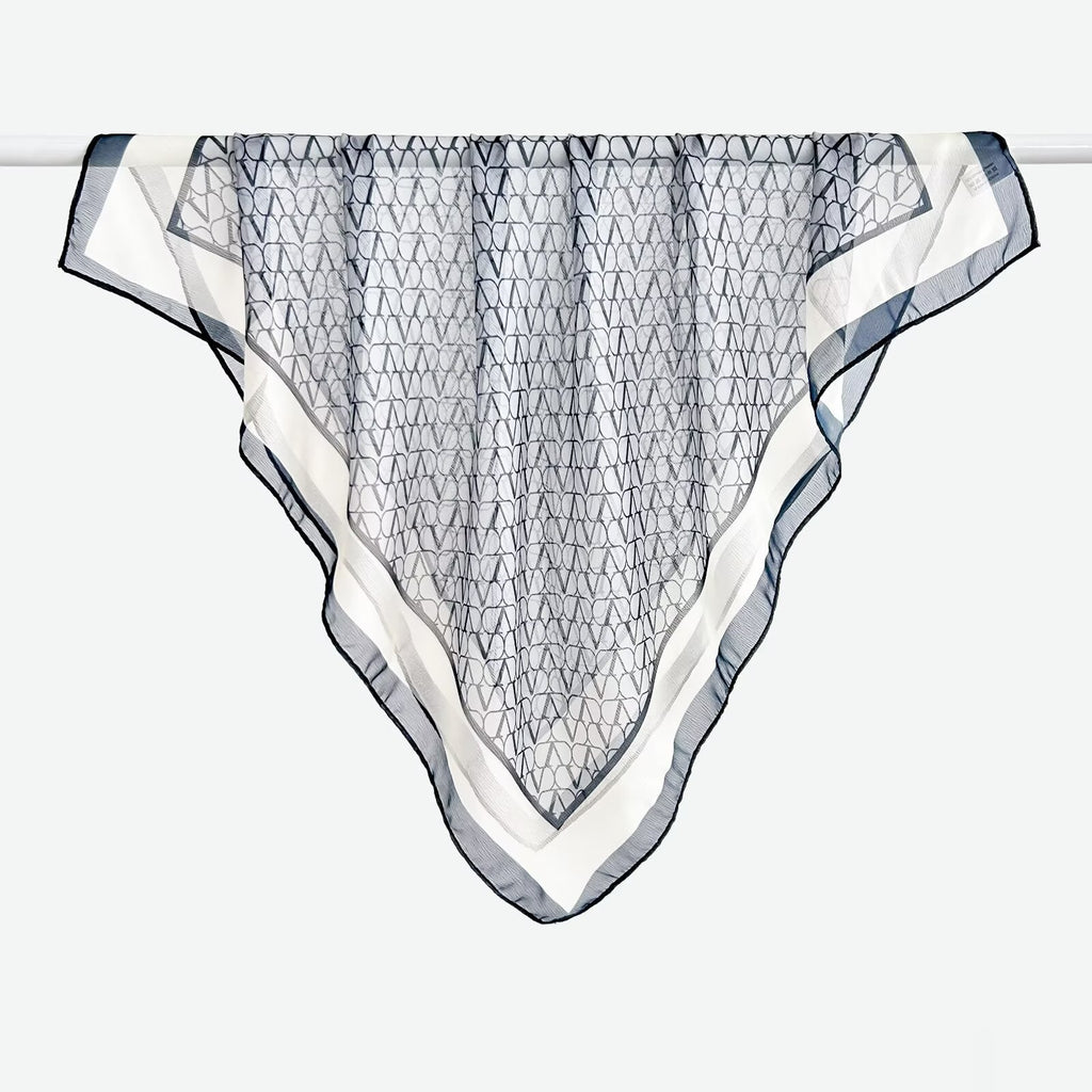 Écharpe mince imprimée versatile carrée