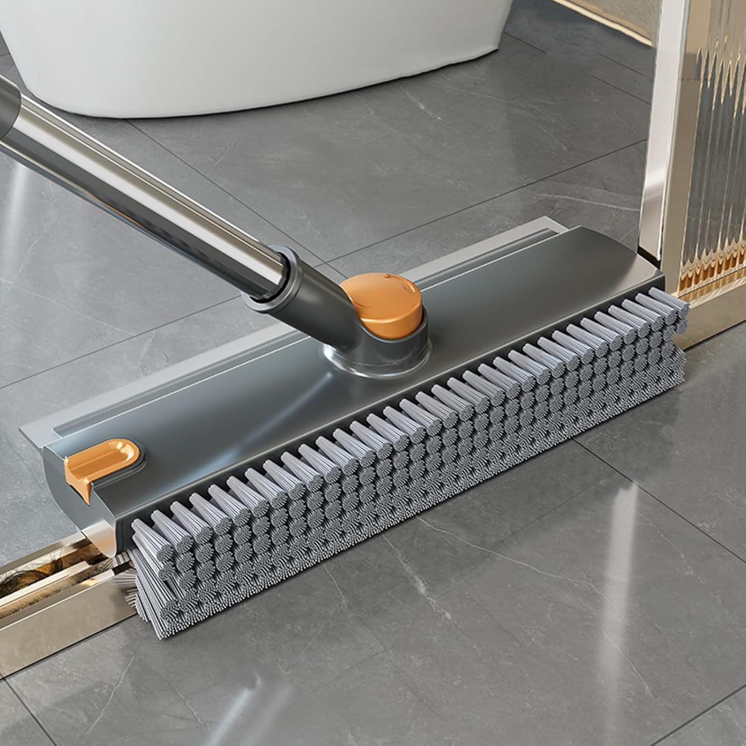 Brosse avec poignée longue