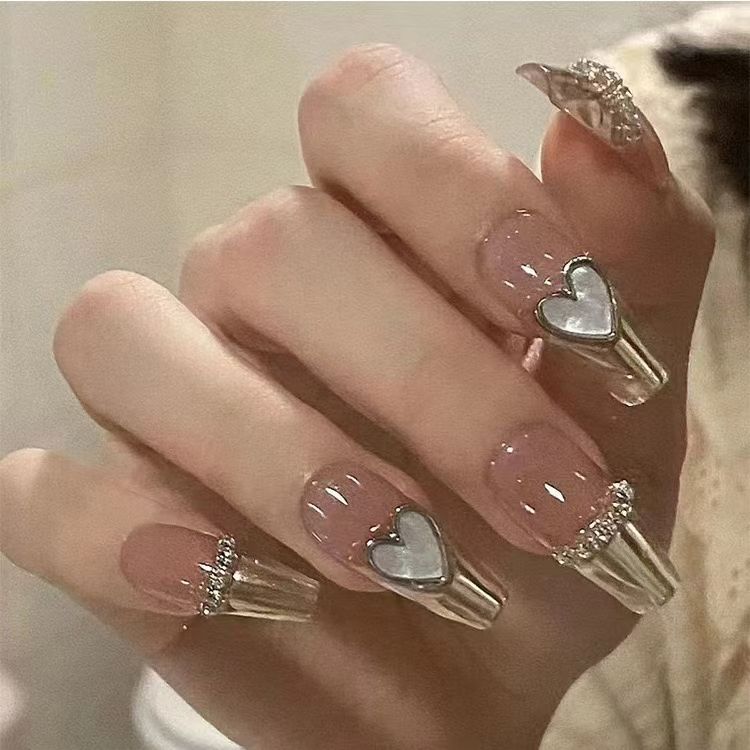 Conseils pré-amovibles pour faux ongles